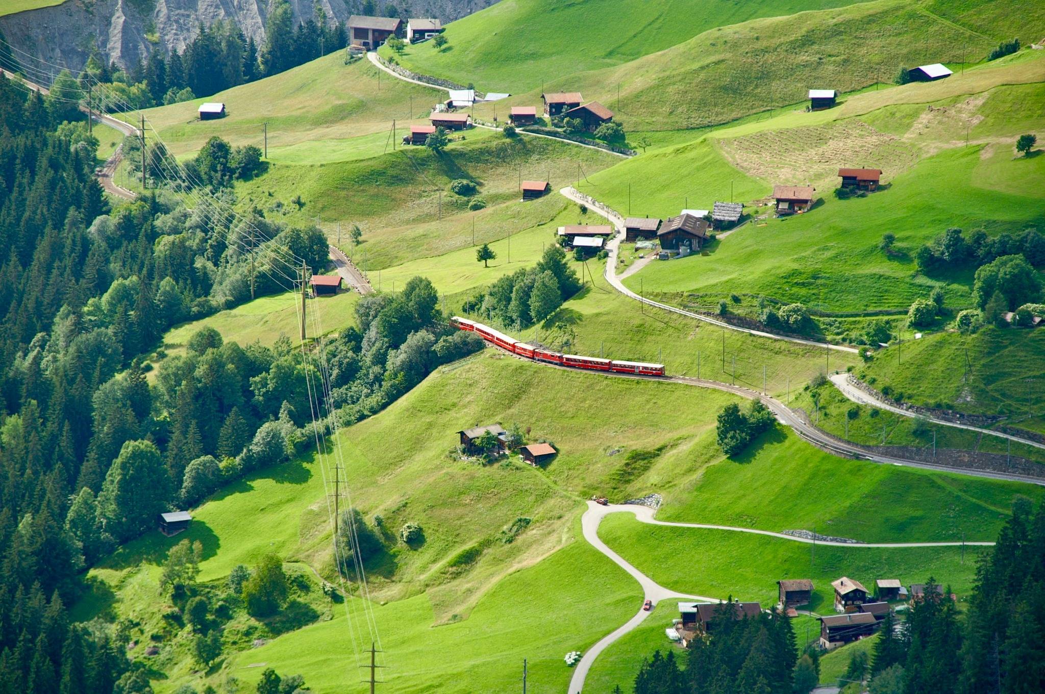 scenic_train_switzerland