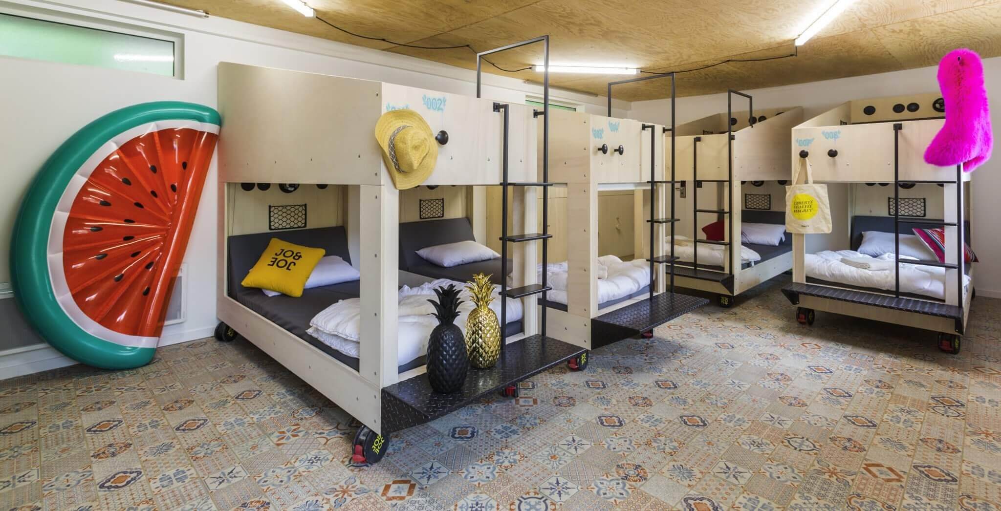 cropped-hostel-world-image