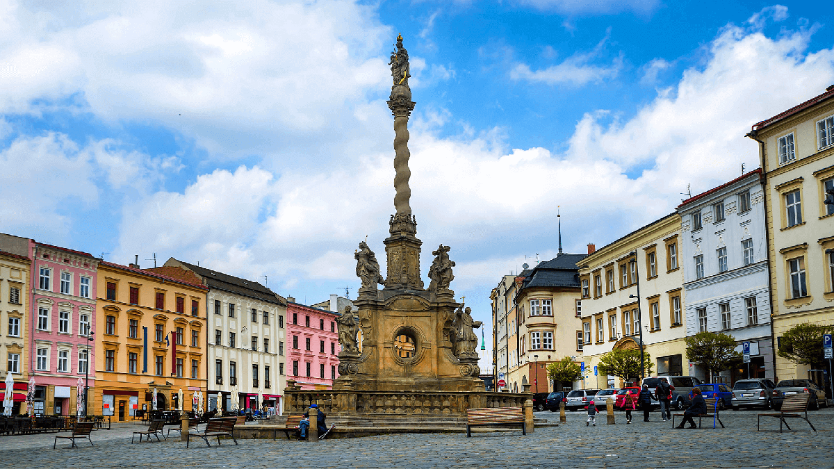 czech-republic-olomouc-city-square