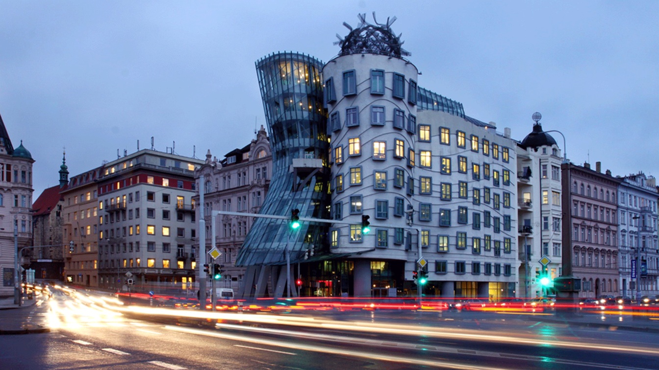 czech-republic-prague-new--barroque-dancing-house