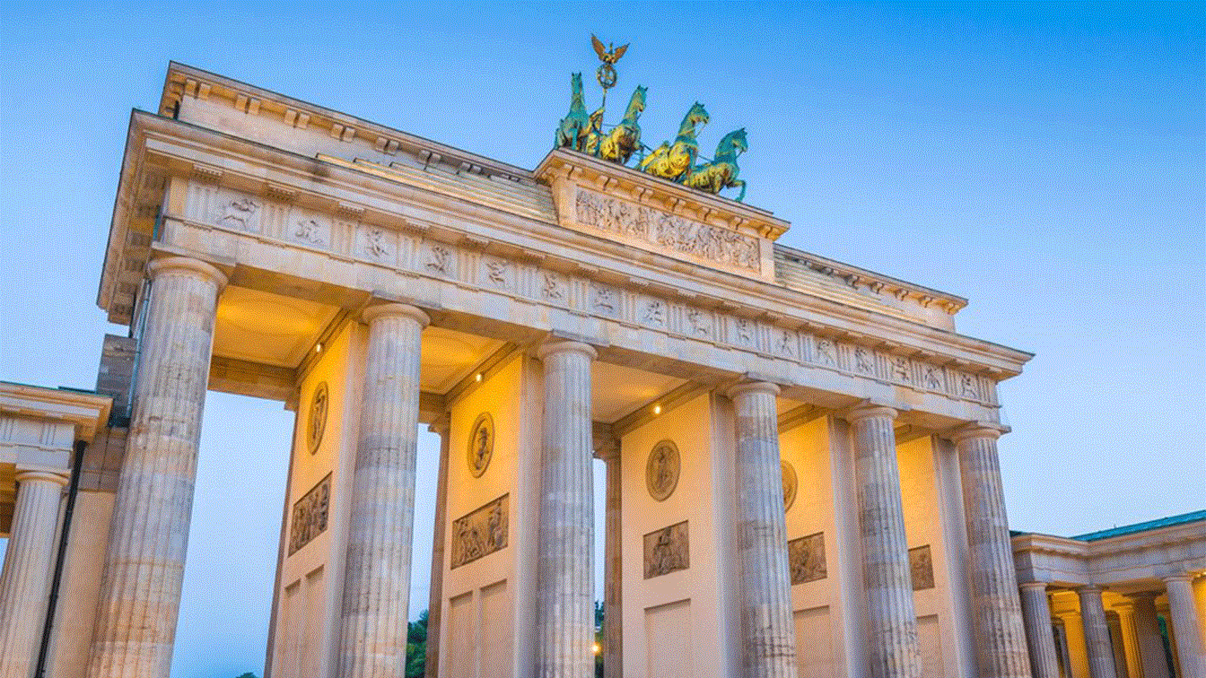germany-berlin-brandenburg-gate-twilight-empty