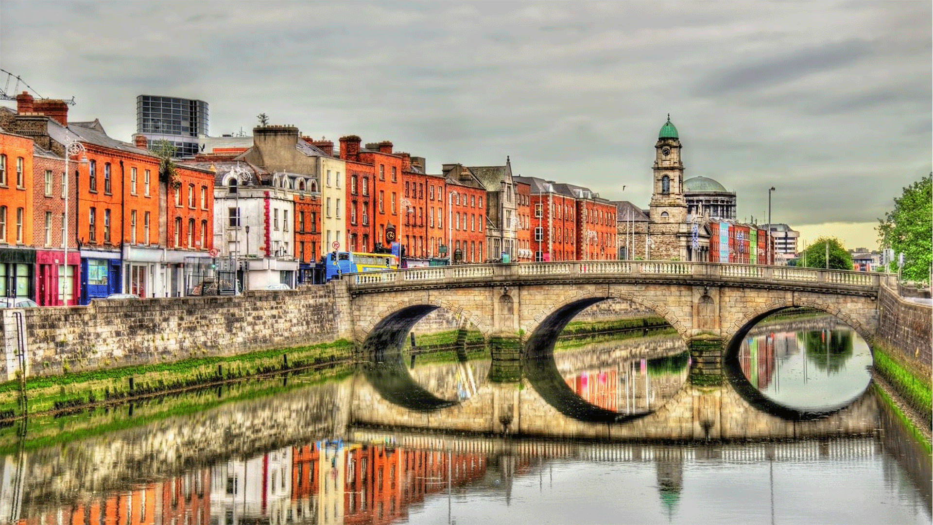 ireland-dublin-river-bridge