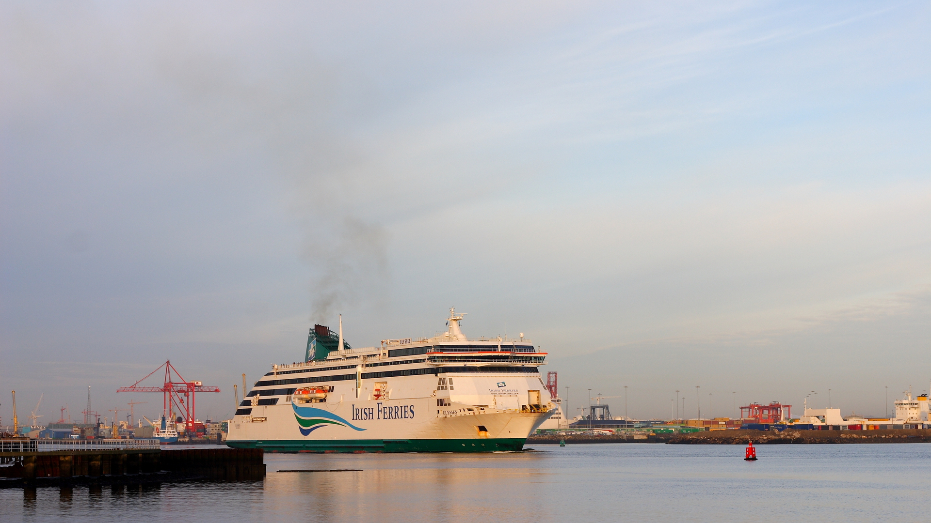 irish-ferry-leaving-port