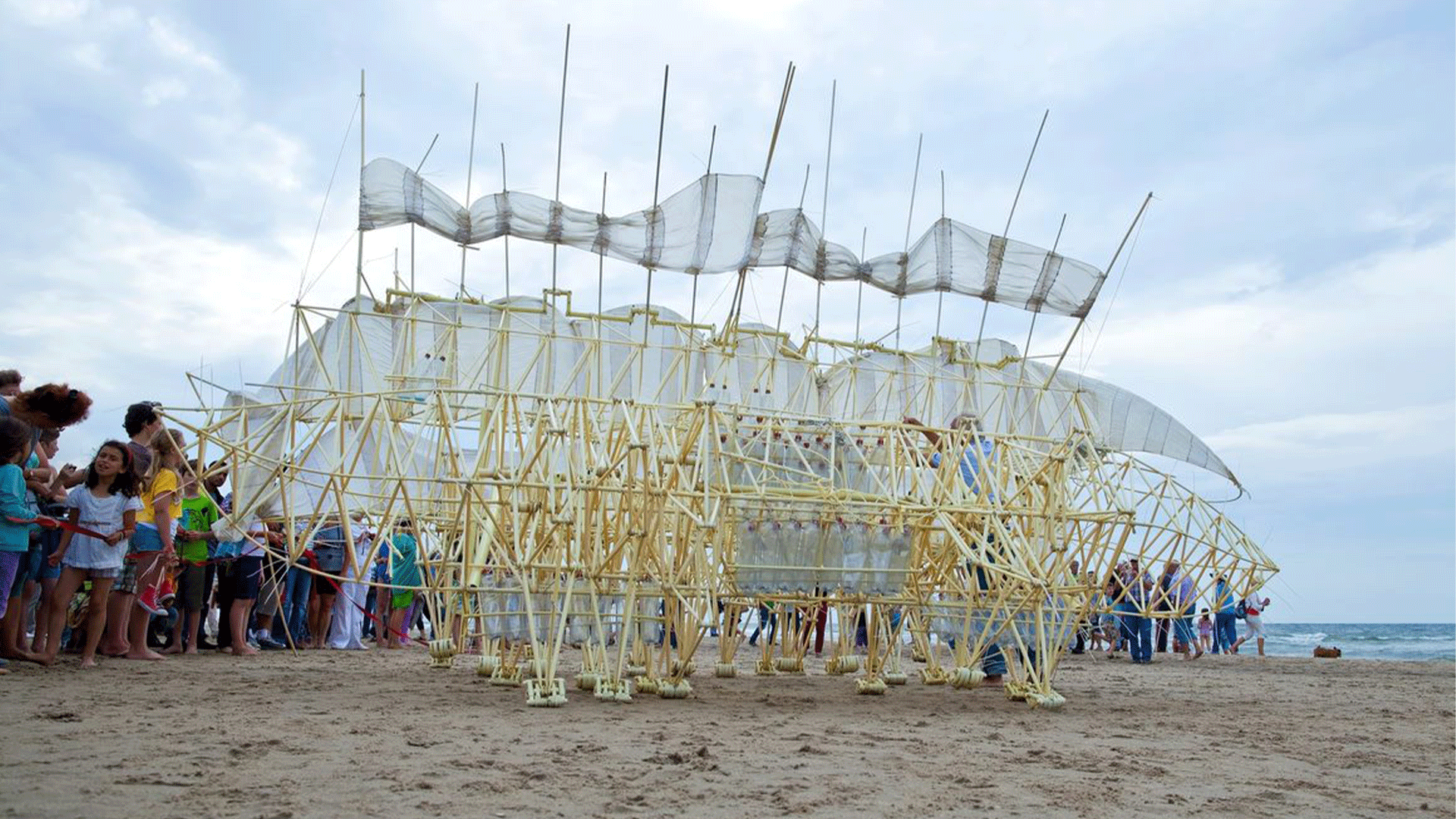 Strandbeesten by Maurice (CC BY-NC-SA 2.0) 