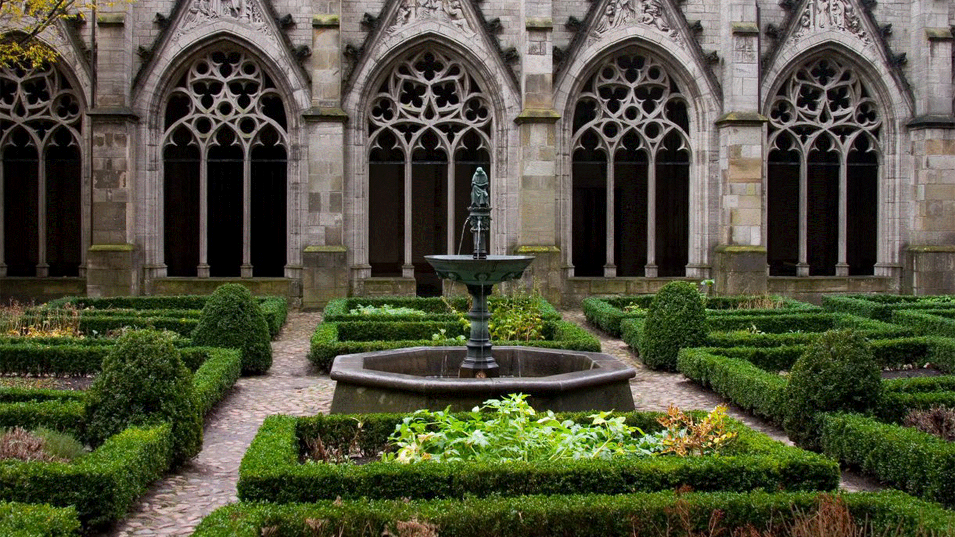 netherlands-utrecht-pandhof-van-domkerk