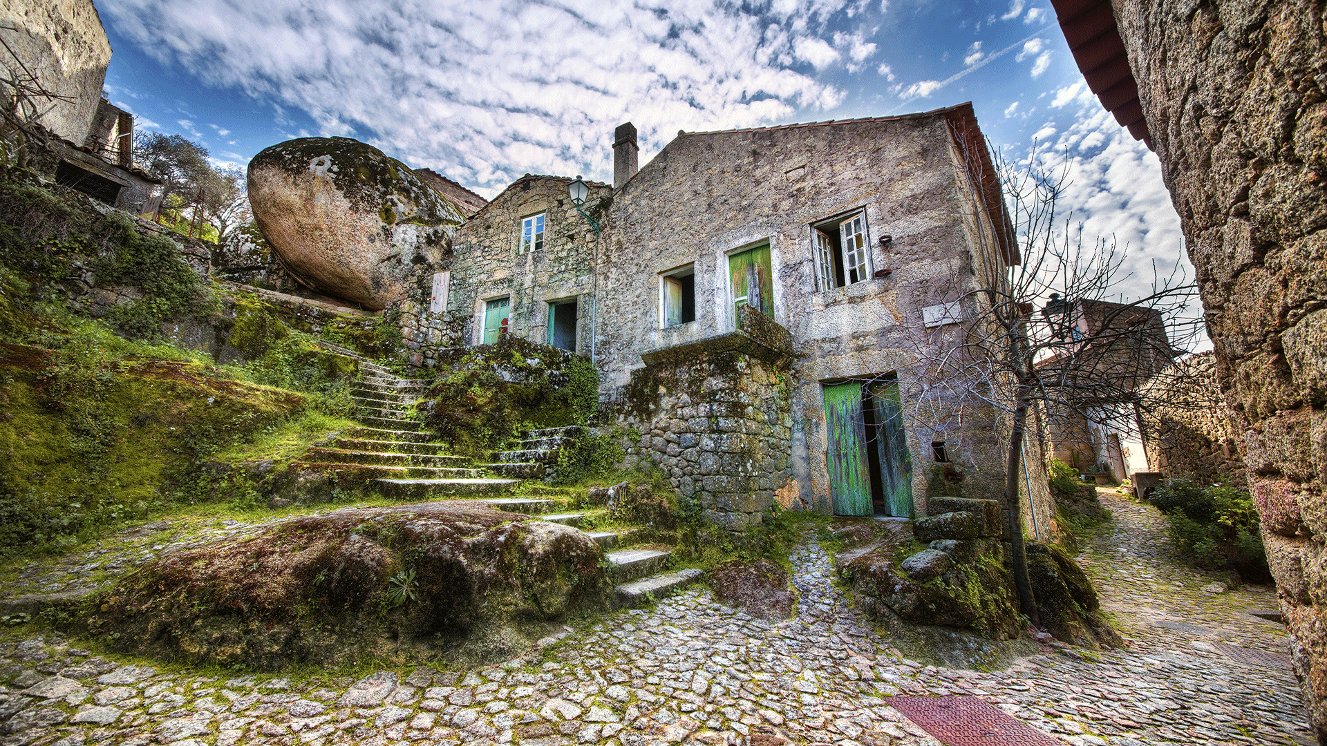 portugal-monsanto-rock-houses