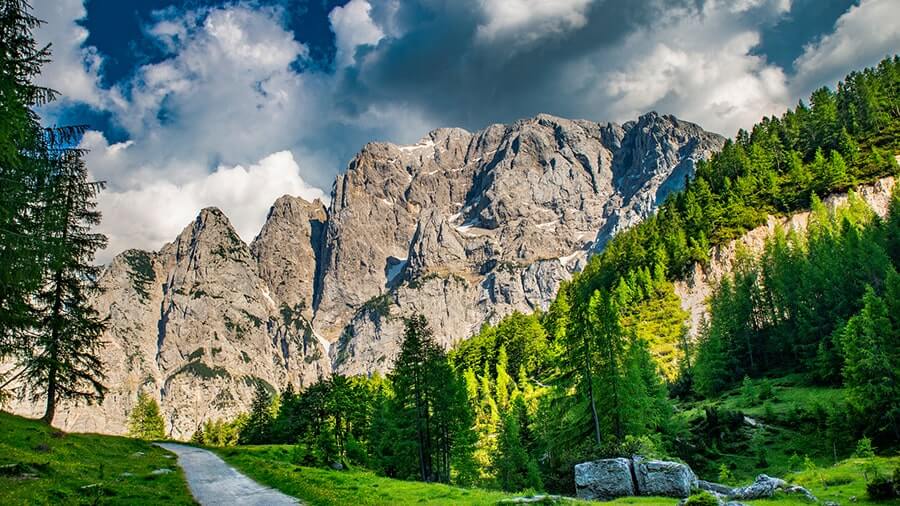 slovenia-mountain-trains-julian-alps