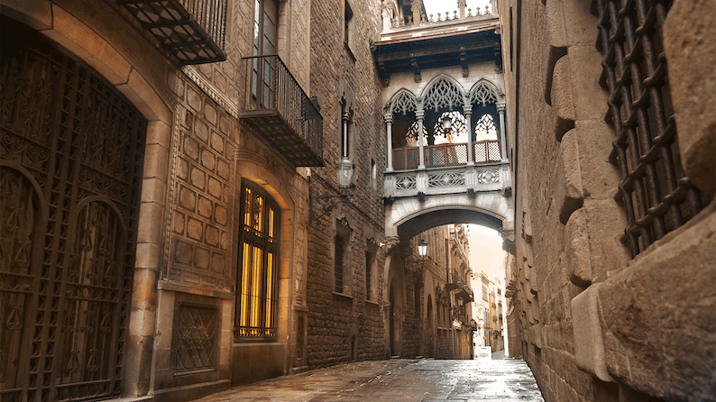 spain-barcelona-gothic-quarter