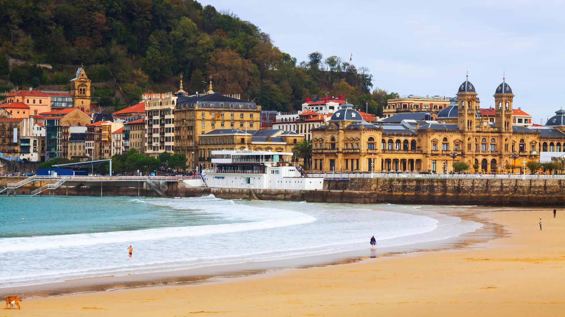 spain-san-sebastian-la-concha-beach
