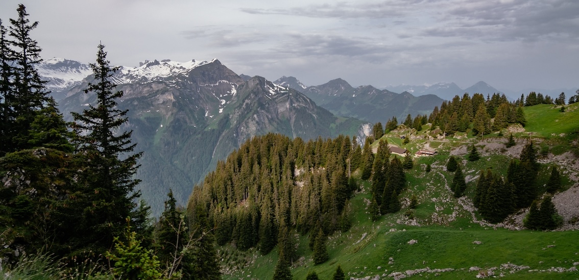 switzerland-lauterbrunnen-mountains