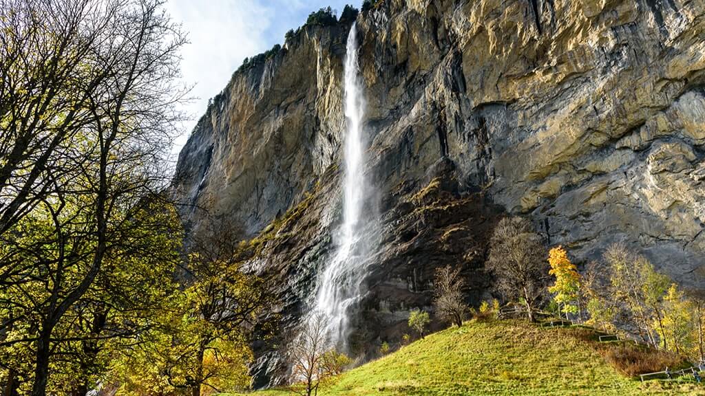 switzerland-lauterbrunnen-waterfall