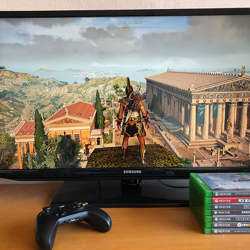 Robin (Product Owner): 'My Xbox lets me explore new worlds without breaking any quarantine rules. The bigger the in-game world, the better!'