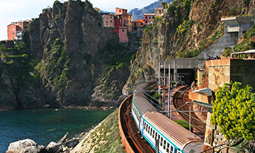 cinque-terre-train