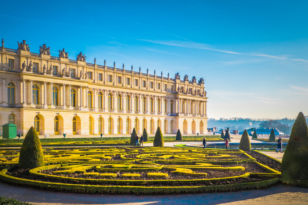 france-paris-versailles-gardens-palace