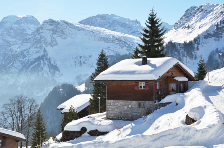 Ski van en naar je eigen houten blokhut