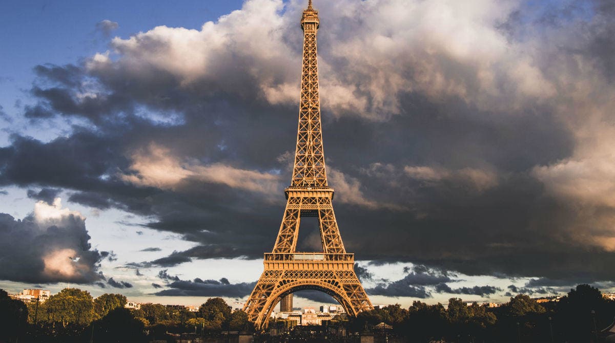 eiffel_tower_in_paris_france_2