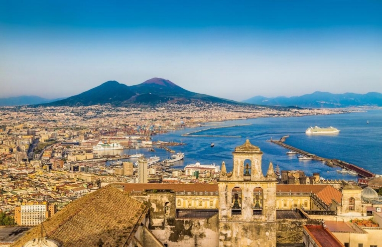 Vue sur Naples et le Vésuve