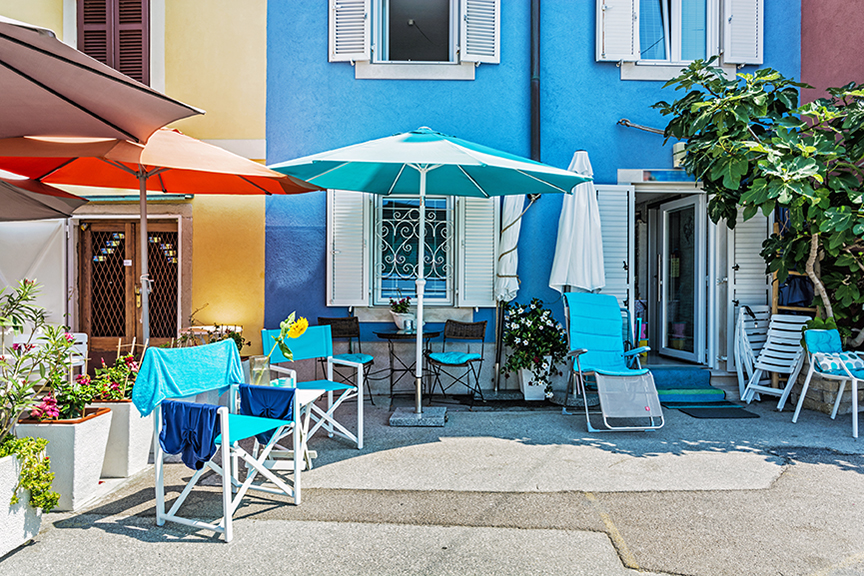 Café colorati, Pirano