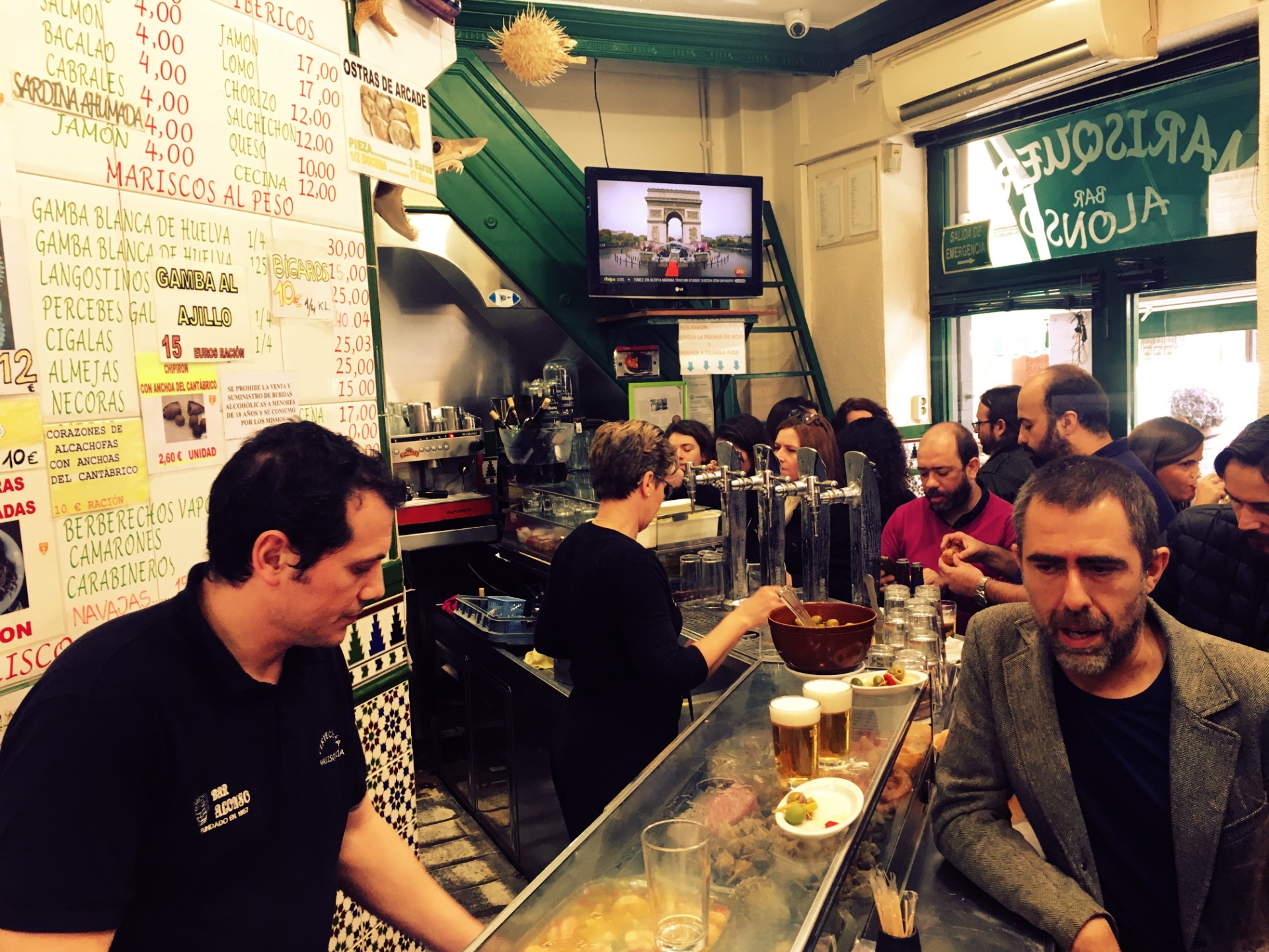cerveceria-alonso-madrid-by-camellia-williams