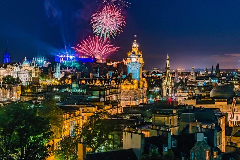 edinburgh-fringe-fireworks