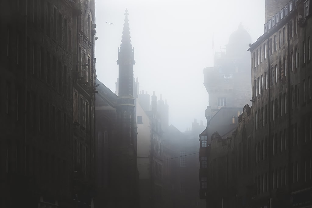 edinburgh-misty-streets