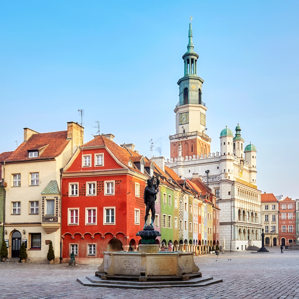 La place colorée du vieux marché de Poznan