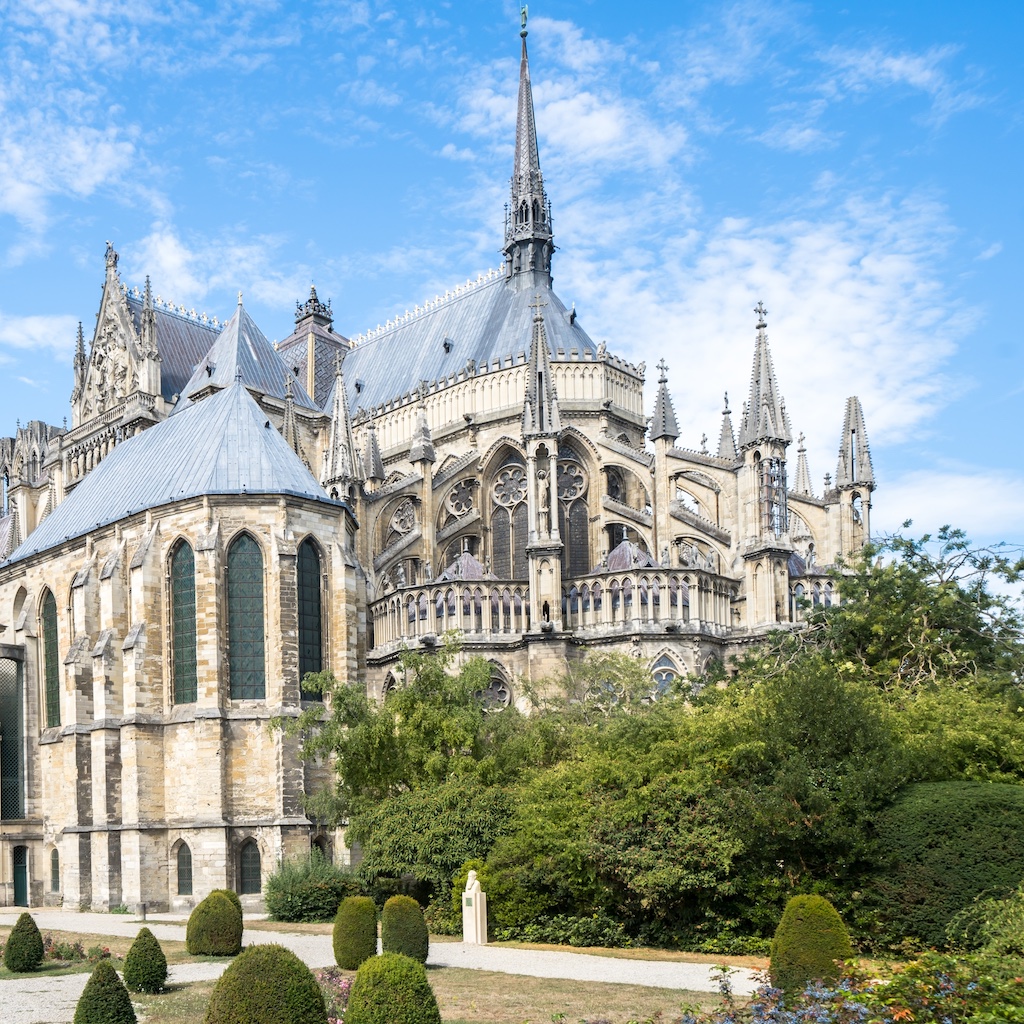 A vista sobre a abside da Catedral de Notre-Dame em Reims